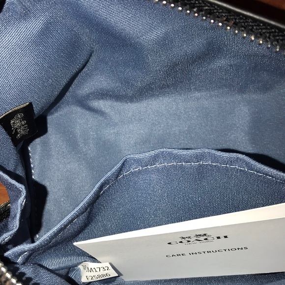 LAST ONE - Queen Bee Authentic Coach Case - Picture 4 of 6